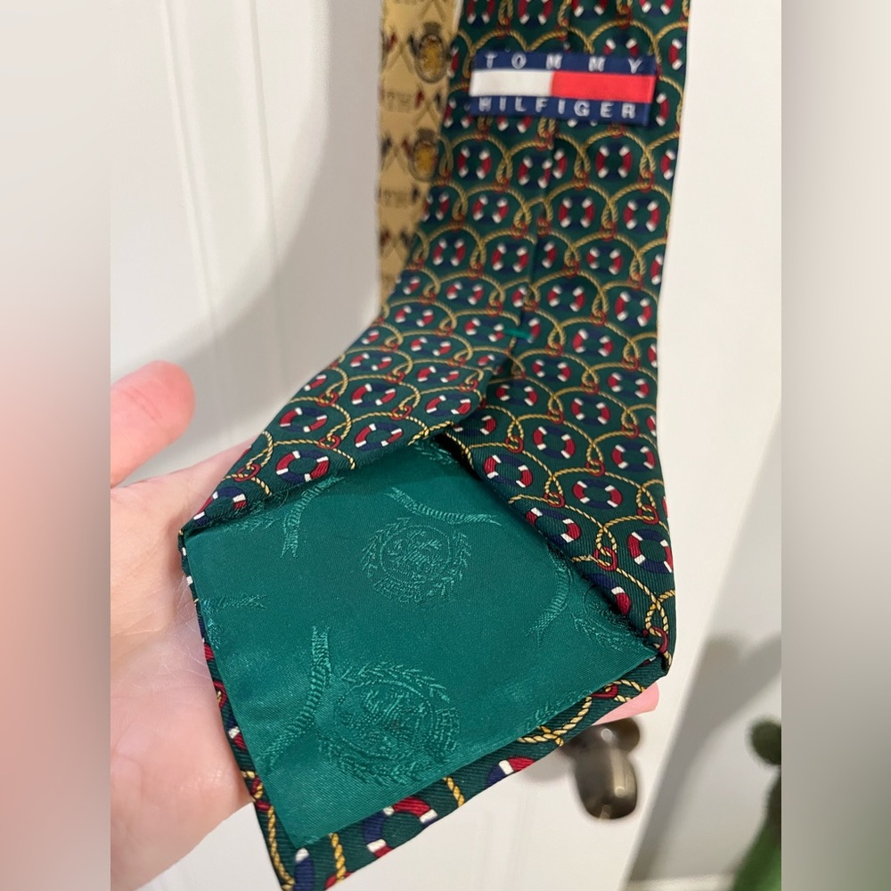 100% silk vintage Tommy Hilfiger nautical tie